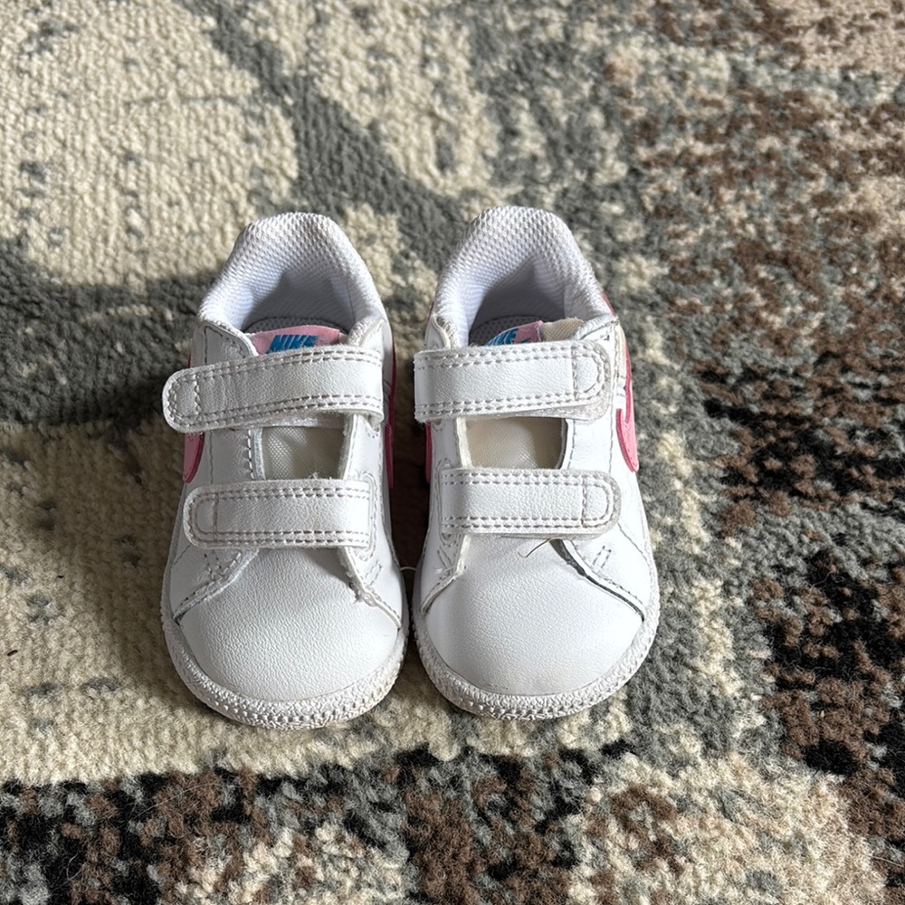 Nike Kids White and Pink Sneakers